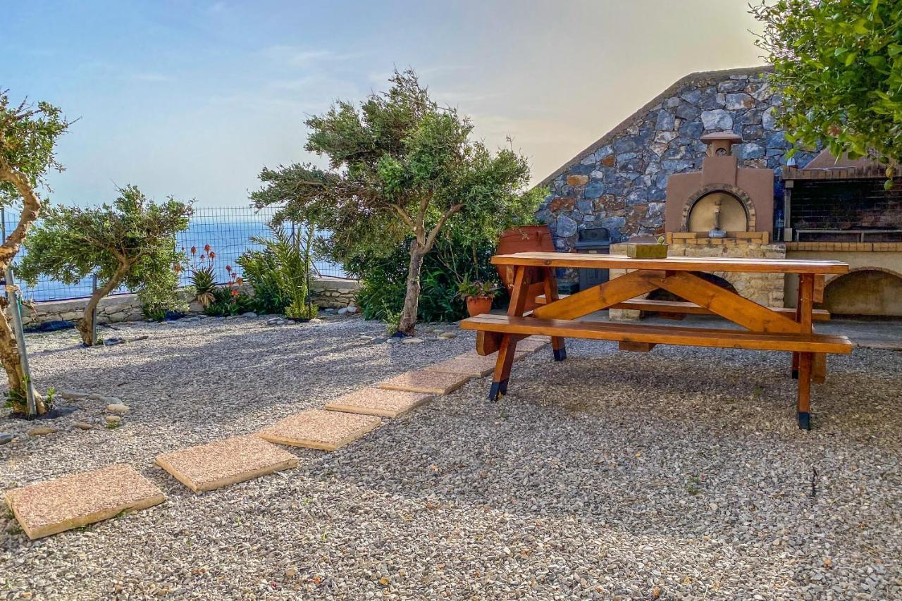 Maistros Villa Rodakino Exterior photo